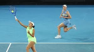 棒球与统计模型战术如何根据湿度预判滑球在不同局数的位移缩减