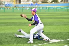 小卡关键抢断竟是犯规！裁判三秒两误判抢戏，快船19分逆转胜局遭质疑